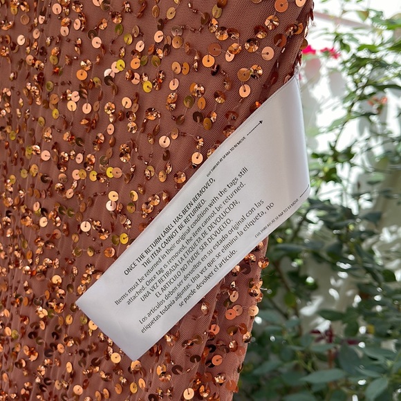 Mac Duggal - Rose Gold Sequined V-Neck Flutter Cap Sleeve Trumpet Dress - Picture 14 of 16